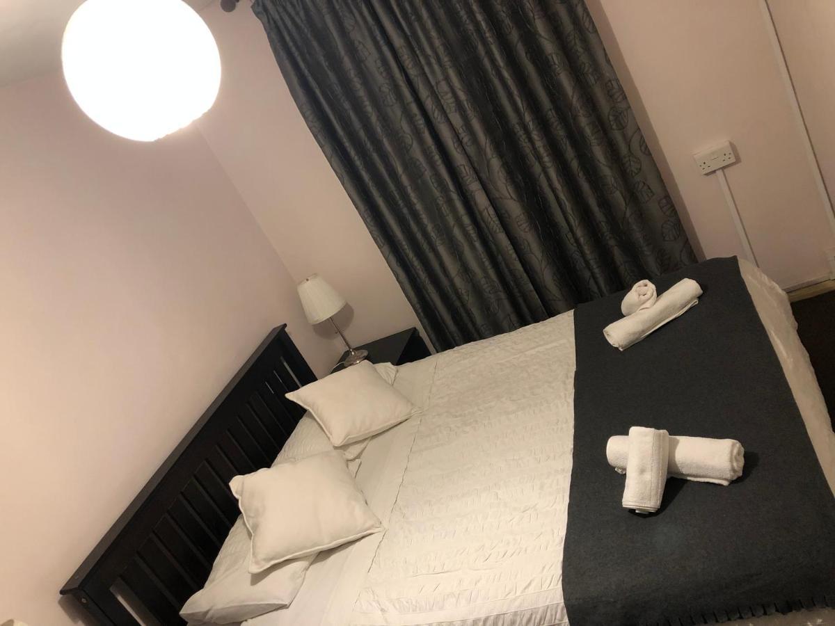 Lovely One-Bed Apartment To Rent In Londra Esterno foto