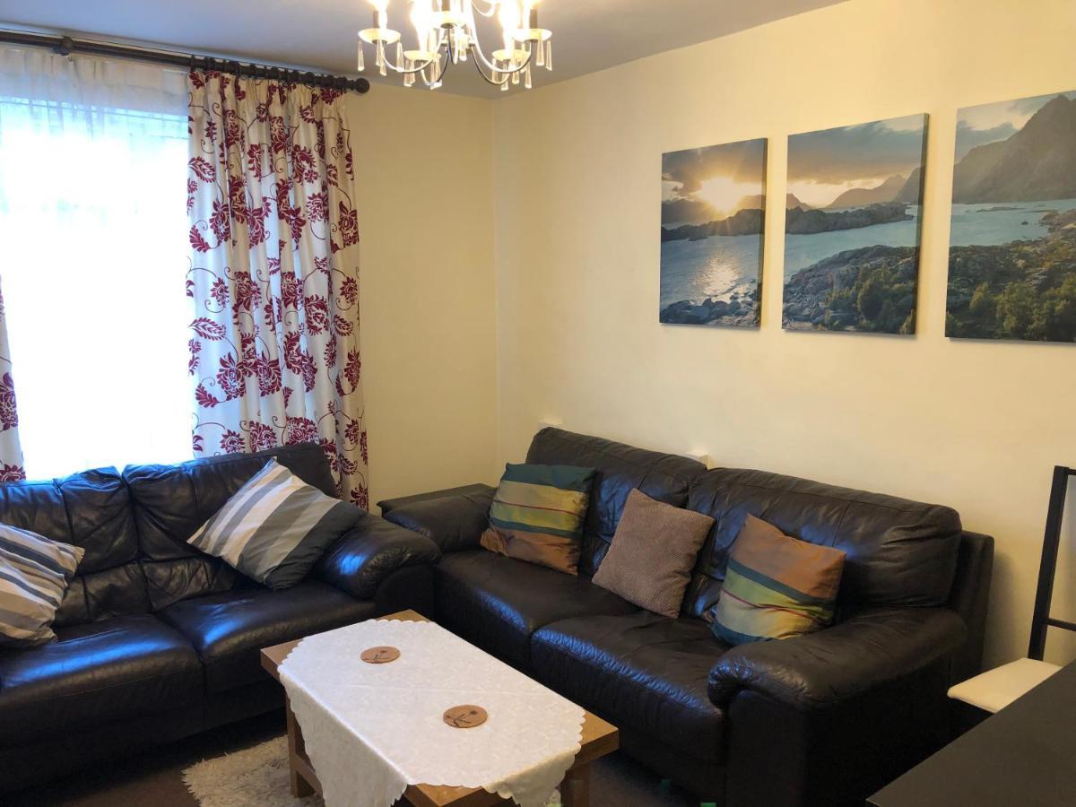 Lovely One-Bed Apartment To Rent In Londra Esterno foto